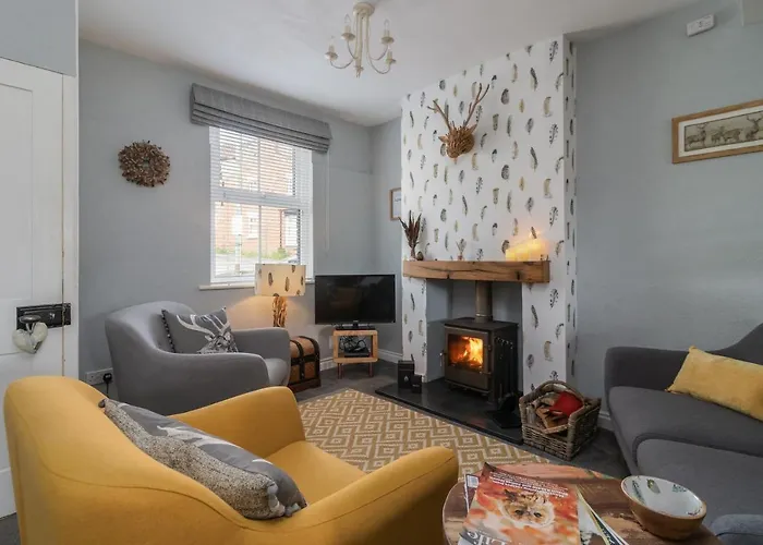 Luxury Cottage Nestled In The Heart Of Pickering - Pet Friendly