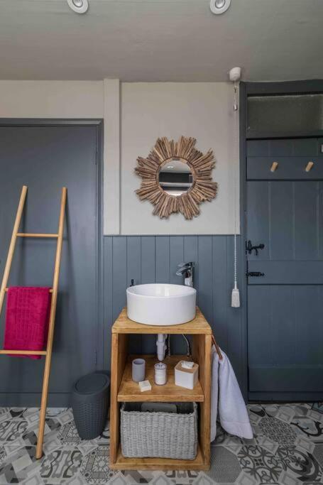 Luxury Nestled In The Heart Of - Pet Friendly Pickering