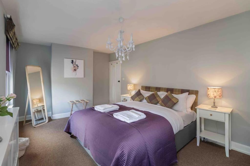 Luxury Nestled In The Heart Of - Pet Friendly * Pickering