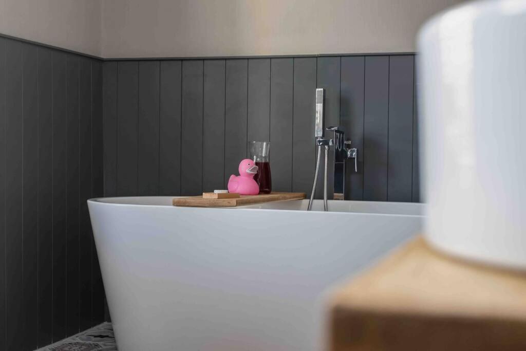 Luxury Nestled In The Heart Of - Pet Friendly Holiday home Pickering