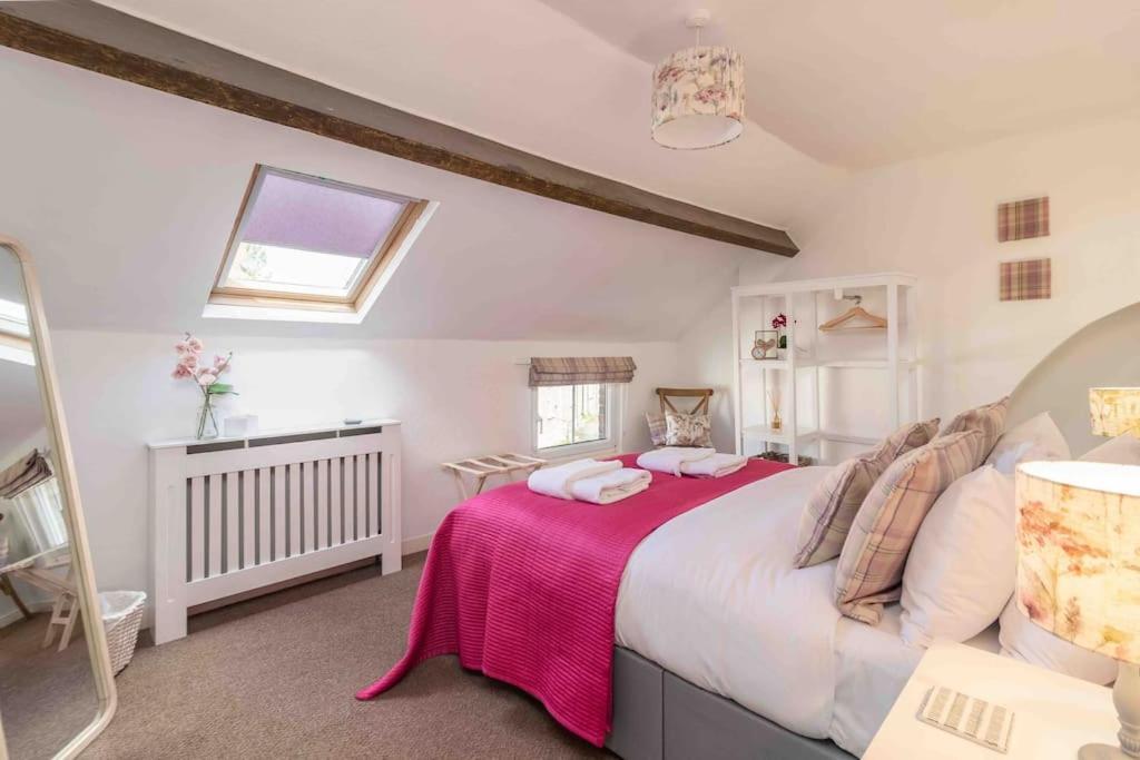 Luxury Nestled In The Heart Of - Pet Friendly *