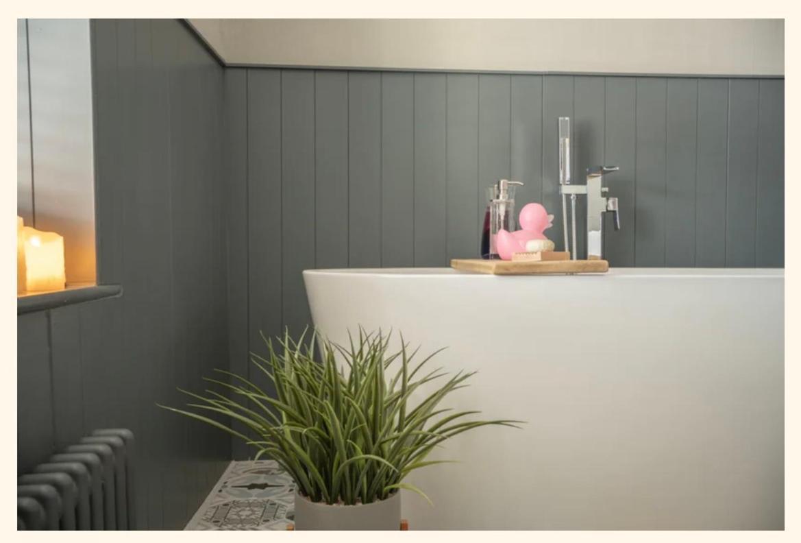 Luxury Nestled In The Heart Of - Pet Friendly * Pickering
