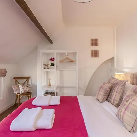 Luxury Cottage Nestled In The Heart Of Pickering - Pet Friendly Exterior photo